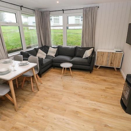 Villa Saltwater Haverfordwest Esterno foto