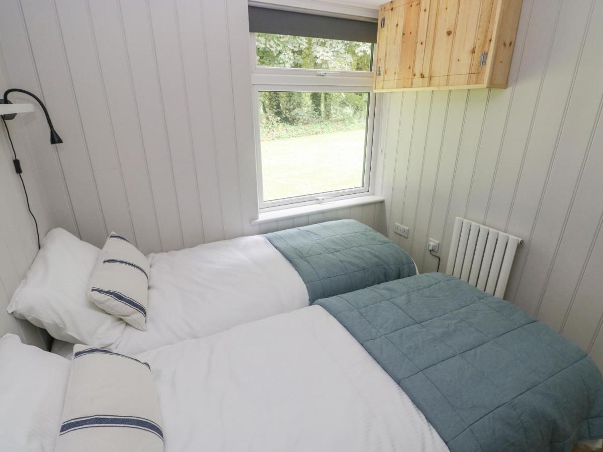 Villa Saltwater Haverfordwest Esterno foto