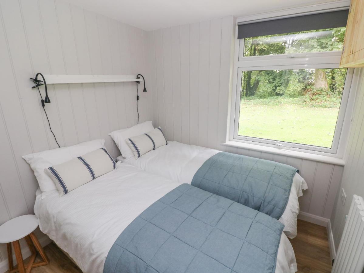 Villa Saltwater Haverfordwest Esterno foto