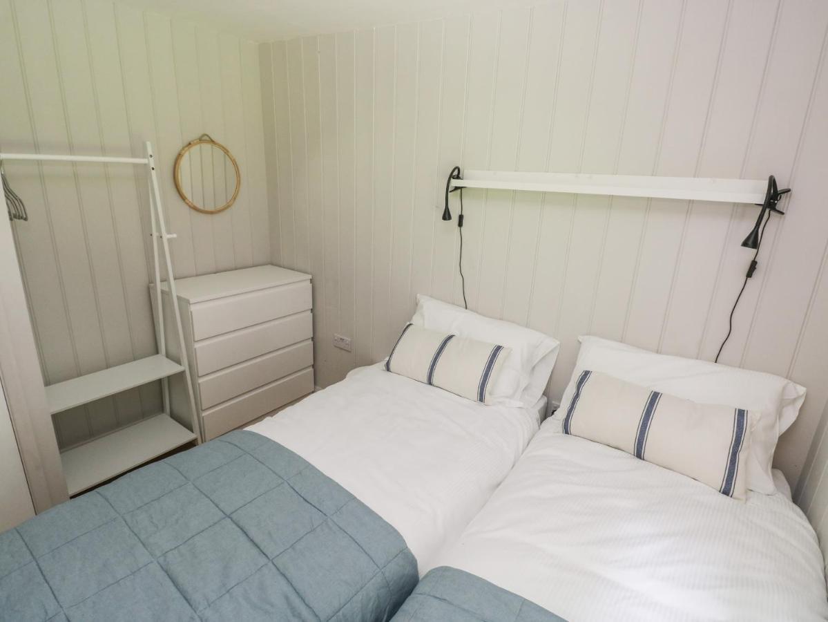Villa Saltwater Haverfordwest Esterno foto